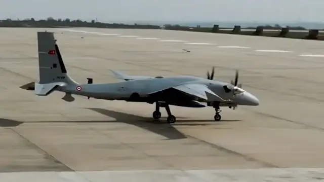 Bayraktar AKINCI’dan bir ilk: KGK-82 Kanatlı Güdüm Kiti ile başarılı test