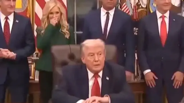 Beyaz Saray’da ‘Epstein’ sansürü: Trump paylaşılan belgelerle ilgili soru soran gazetecileri salondan kovdu