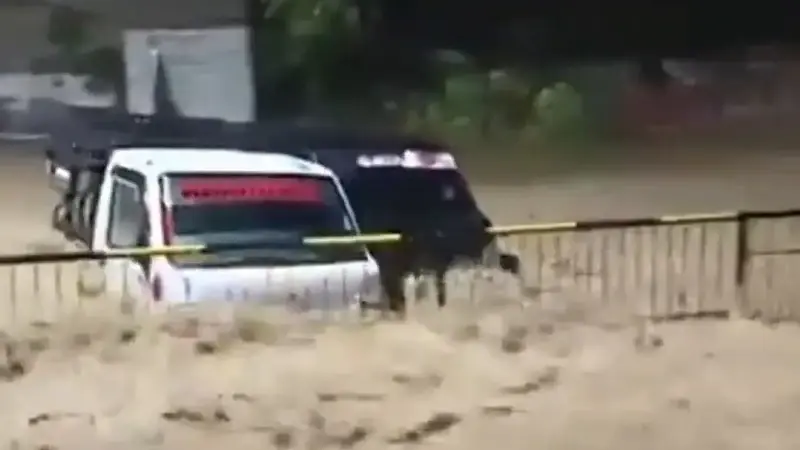 Filipinler’de tropikal fırtına: 12 ölü