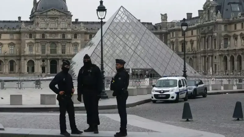 Fransa’daki Louvre Müzesi’nde bilet dolandırıcılığı: Şüpheliler arasında çalışanlar da var