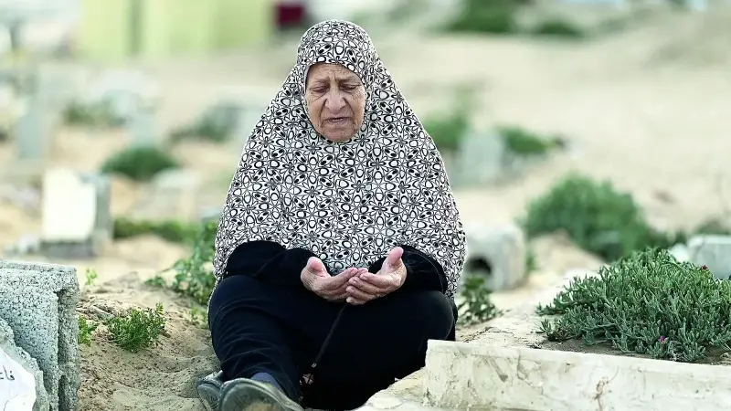 Gazze kadınların omzunda: 22 bin kadın eşini kaybetti