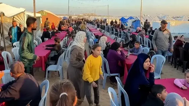 Gazze’de İsrail ablukası gölgesinde Ramazan: Yüzlerce Filistinliden birlik iftarı