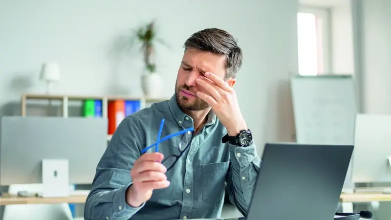 Göz kuruluğunun etkisi eklem ağrısına eşdeğer