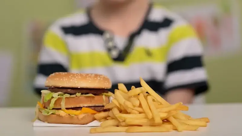 Hamburger ve köfte seven ailelere uyarı: Risk düşündüğünüzden büyük