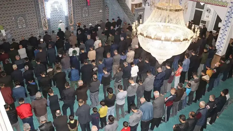 Hatimle teravih namazı kılınacak camiler hangileri? Aksaray İl Müftülüğü tek tek açıkladı