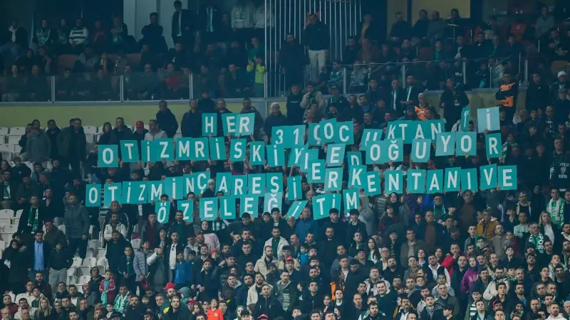 Konya’da tribünlerden güçlü mesaj: Otizm için tek yürek oldular