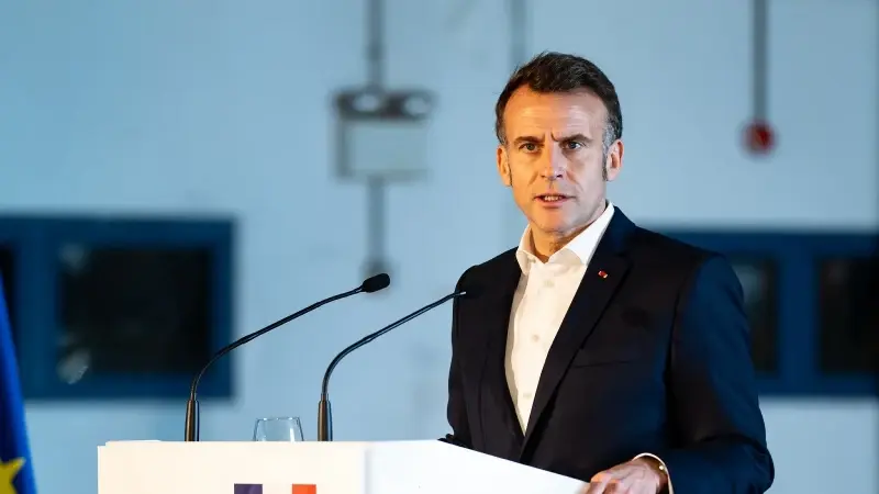 Macron: Lübnan ile İsrail arasındaki ateşkes görüşmelerine Paris’te ev sahipliği yapmaya hazırız