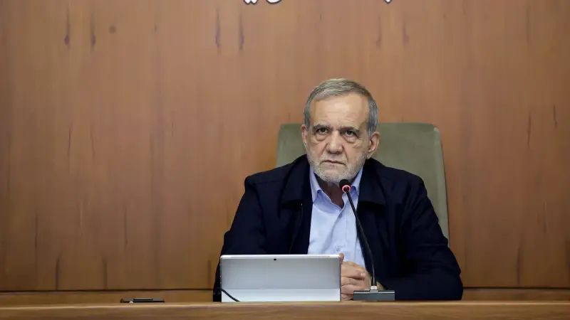 Pezeşkiyan’dan dikkat çeken ekonomi çıkışı: Toplumumuz yaralı