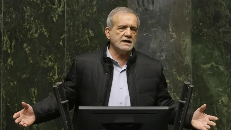 Pezeşkiyan’dan İran medyasına uyarı: Komşu liderlere hakaret etmeyin