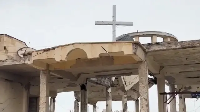 SDG’li teröristler kiliseyi karargah yapmış: İbadethanenin ortasında açılan tüneller gün yüzüne çıktı