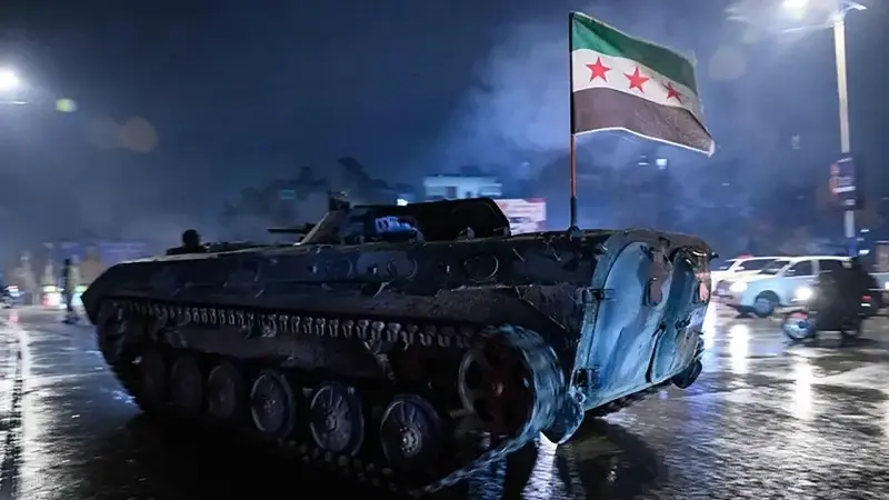 Suriye ordusu Tabka’yı kontrol altına aldı: Rakka ve Deyrezor’da aşiretler YPG’li teröristlere karşı ayaklandı