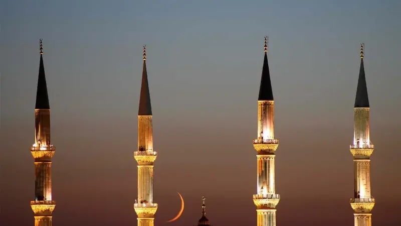 Suudi Arabistan dahil birçok Arap ülkesi Ramazan Bayramı’nın başlayacağı günü duyurdu