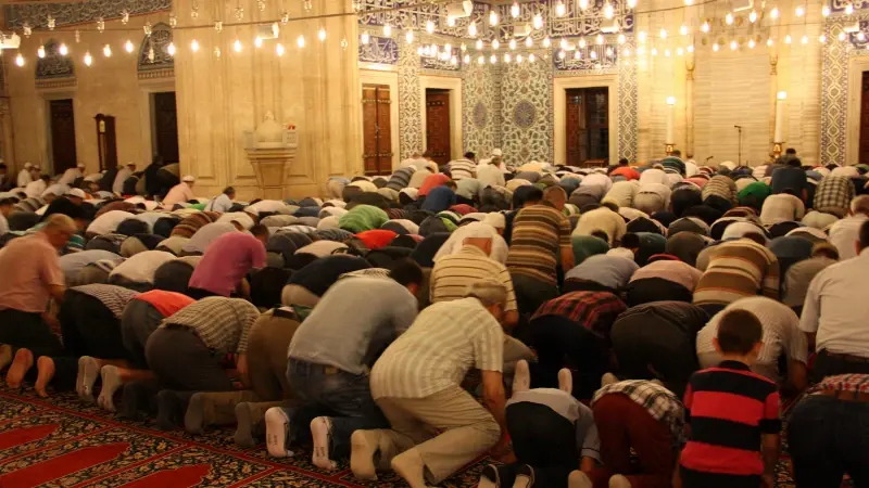 Teravih namazı kaç rekat: Adım adım teravih namazı kılınışı