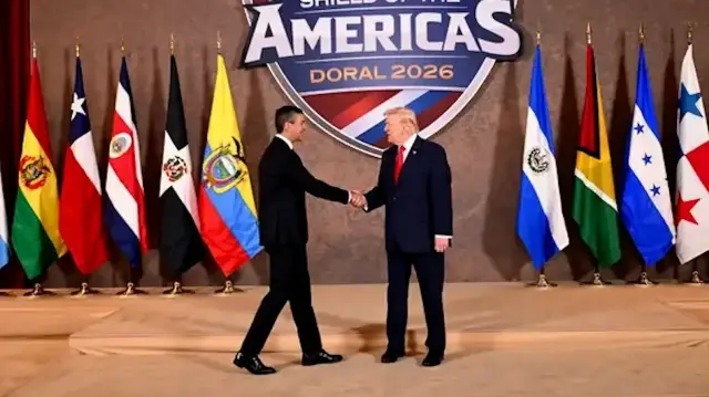 Trump’ın meşhur ‘tokalaşma’ taktiği Paraguay liderine sökmedi