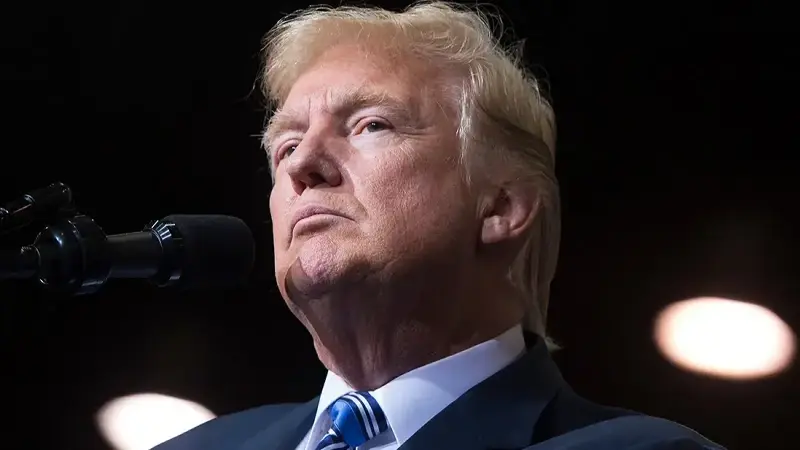 Trump’tan İran ile ticaret yapana yüzde 25 gümrük vergisi