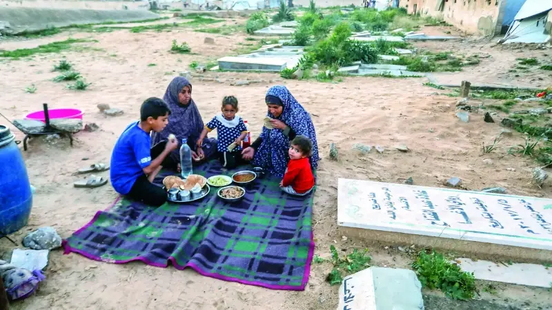 Yılanlar ve akreplerle uyuyoruz!