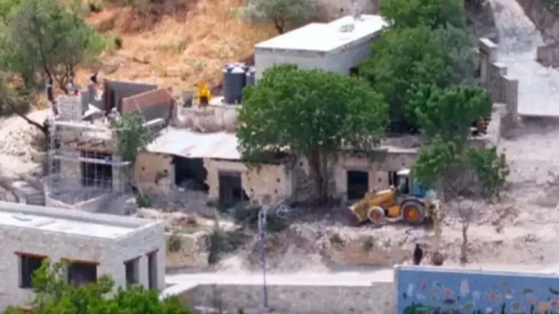 Güney Kıbrıs’ı uydu devlet yapacak