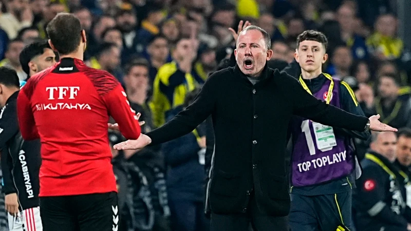 Sergen Yalçın’dan derbi sonrası sert tepki: ‘Emek çalma bu!’