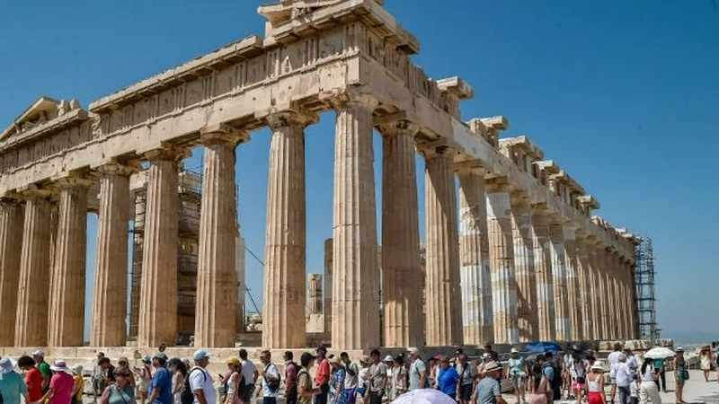 Yunanistan’dan borçları için Akropolis’in satılması istendi